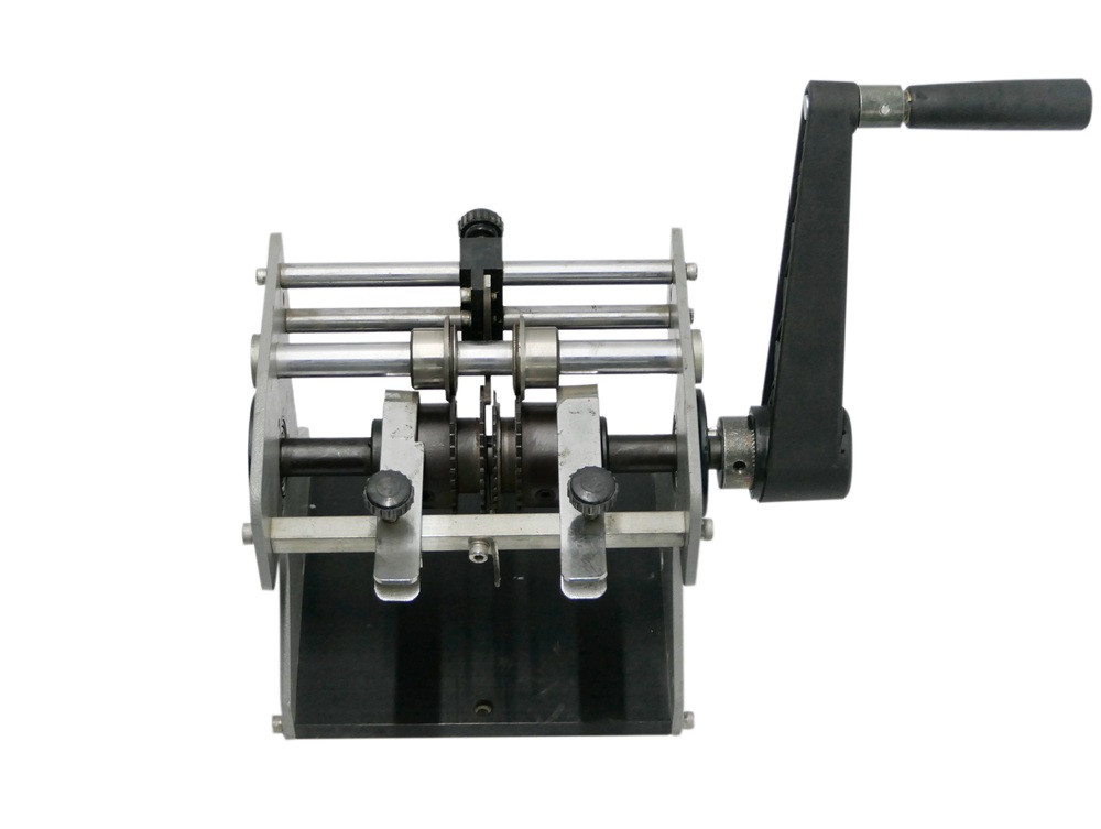 Manual Forming for Taped Axials (Vertical) – MAP 301 V