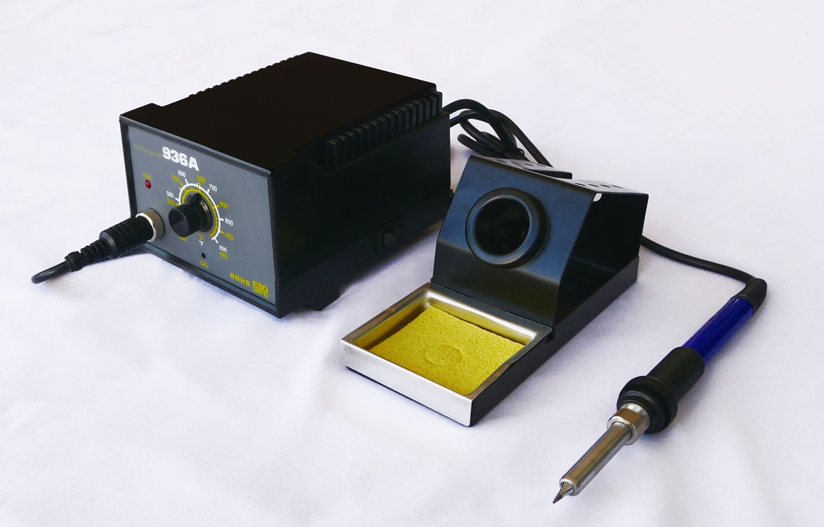 Analog Soldering Station