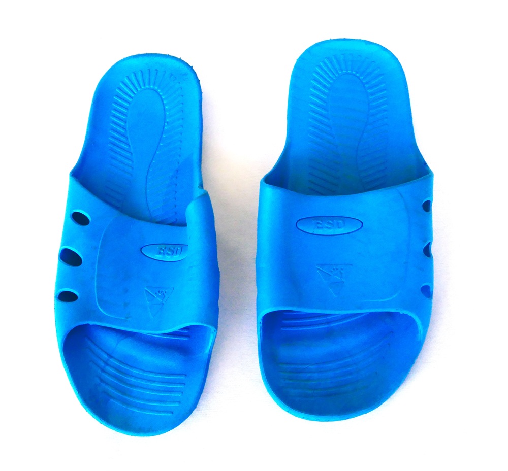 Lightweight ESD-safe slippers for PCB assembly and labs